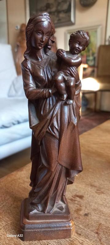 Houten Maria beeldje  . beschikbaar voor biedingen