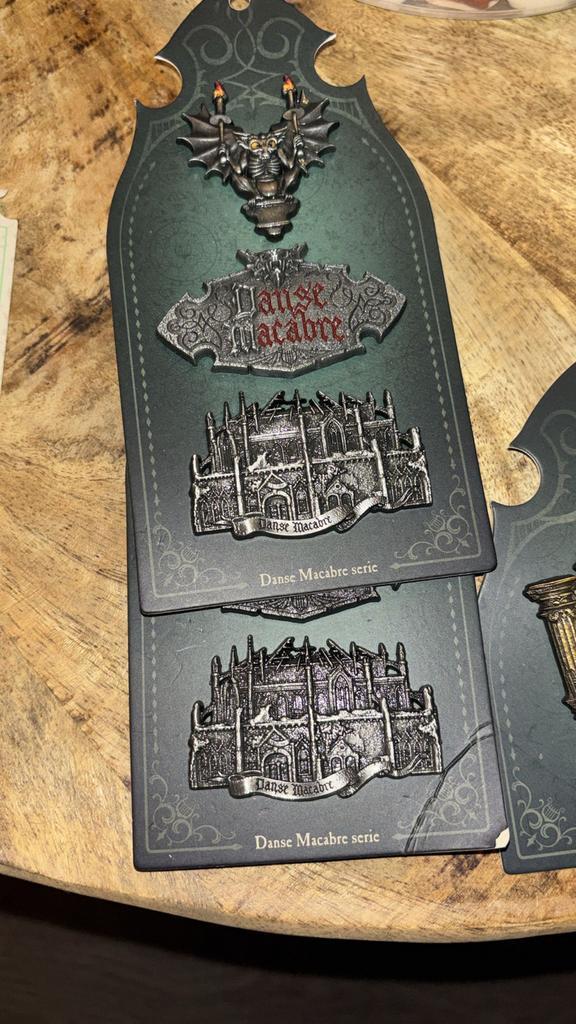 Danse Macabre Speldjes/Pins - Set, Verzamelen, Speldjes, Pins en Buttons, Nieuw, Speldje of Pin, Overige onderwerpen, Ophalen of Verzenden