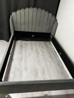 Fluweel Bed 140 x 200 cm Grijs, Huis en Inrichting, Ophalen, Tweepersoons, 140 cm, Zo goed als nieuw