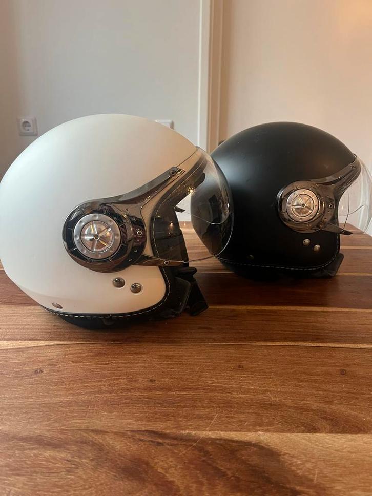 2 Scooter/Brommer Helmen Wit & Zwart - Maat M, Motoren, Kleding | Motorhelmen, Dames, Jethelm, M, Overige merken, Tweedehands