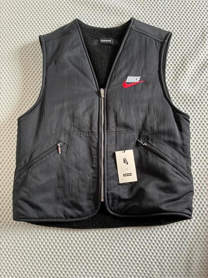 Supreme Nike Reversible Nylon Sherpa Vest M, Kleding | Heren, Bodywarmers, Nieuw, Maat 48/50 (M), Zwart, Ophalen of Verzenden