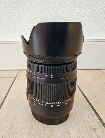 Sigma 18-250mm F/3.5-6.3 DC OS HSM Canon telelens beschikbaar voor biedingen