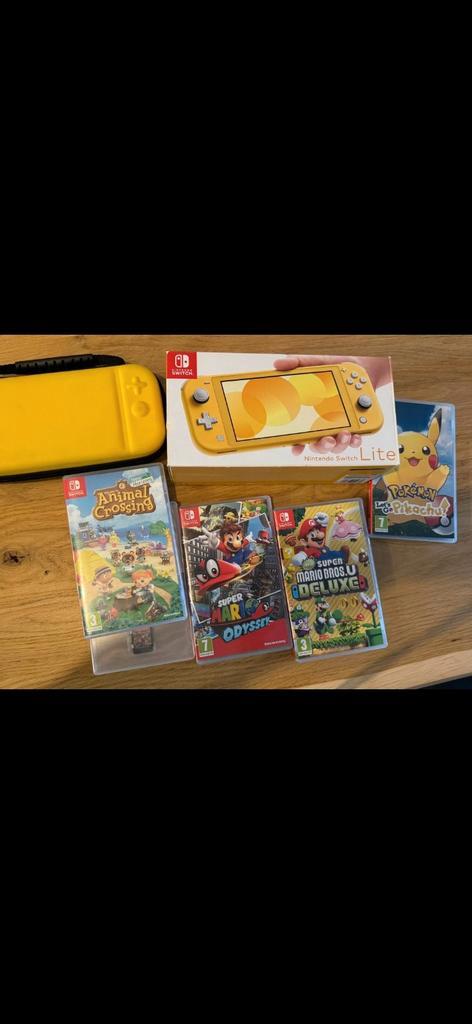 Nintendo Switch Lite + Games - Gele Editie, Spelcomputers en Games, Games | Nintendo Switch, Zo goed als nieuw, Avontuur en Actie