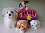 Hond met draagmand en drie hondenvriendjes, Ophalen of Verzenden, Gebruikt, Hond