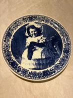 Vintage Delfts blauw Breiend meisje wandbord, Antiek en Kunst, Ophalen