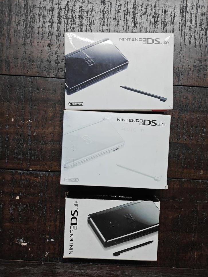 3x Nintendo DS lite CIB, Spelcomputers en Games, Spelcomputers | Nintendo DS, Zo goed als nieuw, DS Lite, Zwart, Ophalen of Verzenden