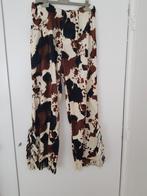 Koeienprint broek met vestje maat: 40/42, Kleding | Dames, Carnaval, Maat 42/44 (L), Ophalen of Verzenden, Zo goed als nieuw