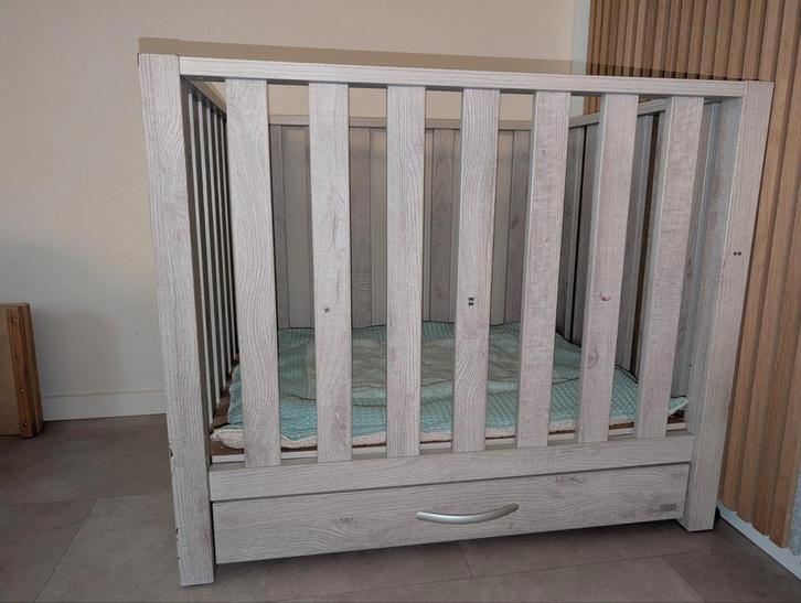 Mooie babybox met lade, Kinderen en Baby's, Boxen, Zo goed als nieuw, Vierkant, Boxkleed, Lade, Ophalen