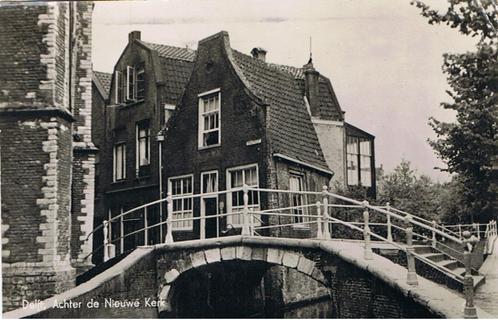 Delft, Achter de Nieuwe Kerk - 1942, Verzamelen, Ansichtkaarten | Nederland, Gelopen, Zuid-Holland, 1940 tot 1960, Ophalen of Verzenden
