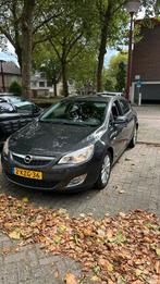 Opel Astra 1.6 85KW 5D NIEUW APK, Auto's, Opel, 65 €/maand, 1250 kg, 680 kg, 4 cilinders