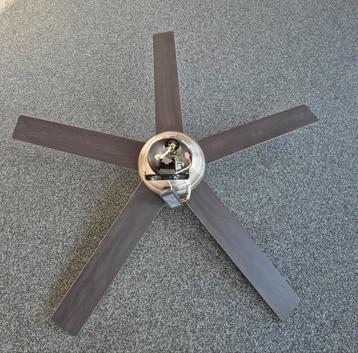 Plafondventilator Madeira met lamp en afstandsbediening beschikbaar voor biedingen