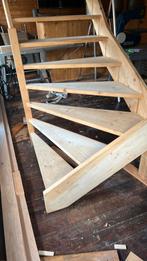 Vuren trap met kwartslag beneden linksom, Doe-het-zelf en Verbouw, Ladders en Trappen, Ophalen of Verzenden, Zo goed als nieuw