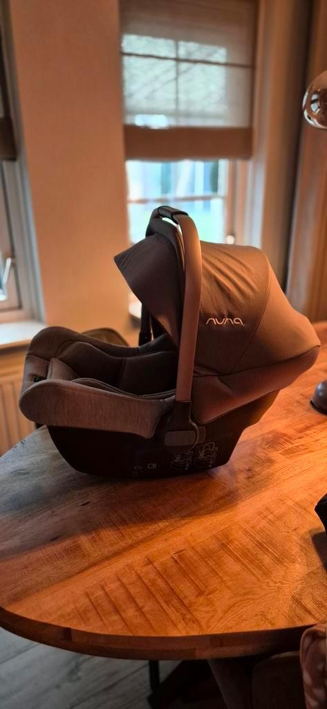Nuna Pipa Lite Autostoel - inclusief isofix, Kinderen en Baby's, Autostoeltjes, Zo goed als nieuw, Overige merken, 0 t/m 13 kg