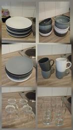 Servies in 3 kleuren (licht- en donkergrijs/wit), Ophalen, Gebruikt, Effen, Aardewerk