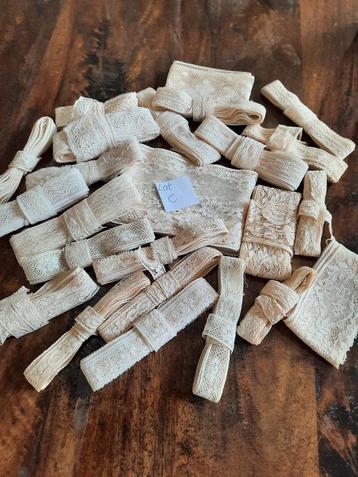 Lot C, Frans Antiek kant 22,50 € beschikbaar voor biedingen