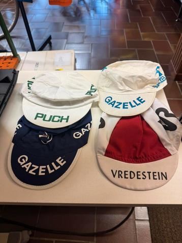 Wielrenpetjes diversen (Nr: 2008) beschikbaar voor biedingen