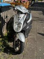Sym brommer geel kenteken bouwjaar 2015, Fietsen en Brommers, Scooters | SYM, Ophalen, Maximaal 45 km/u, Zo goed als nieuw, Benzine