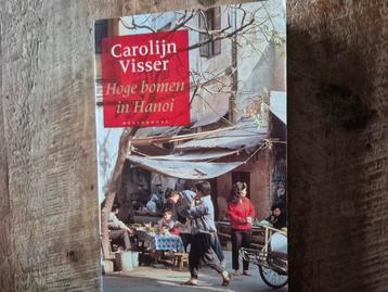 Carolijn Visser - Hoge bomen in Hanoi beschikbaar voor biedingen
