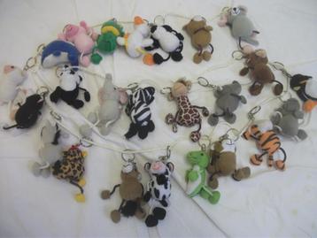 Knuffels: 23 stuks, met oog bevestigd aan koord.  beschikbaar voor biedingen