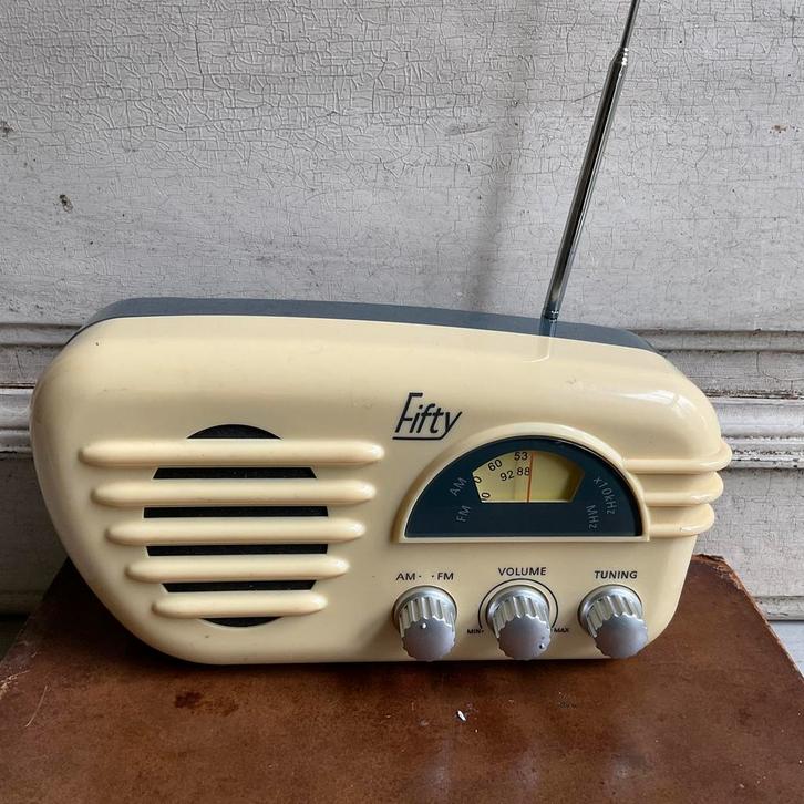 Sale Fifty radio *tres belle*, Audio, Tv en Foto, Radio's, Verzenden