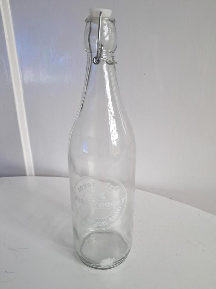 Glazen Fles met Beugel, Huis en Inrichting, Woonaccessoires | Vazen, Zo goed als nieuw, Wit, Minder dan 50 cm, Glas, Ophalen of Verzenden