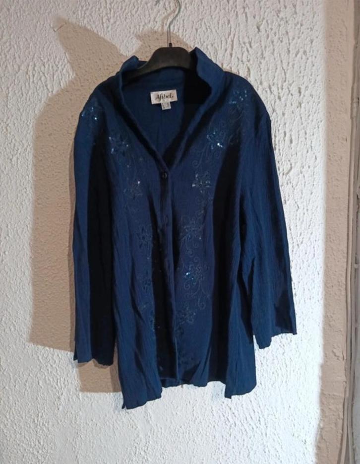 Donkerblauwe blouse met borduursel van Afibel maat 42. ZGAN, Kleding | Dames, Blouses en Tunieken, Zo goed als nieuw, Maat 42/44 (L)