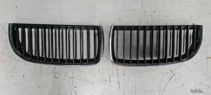 Nieren set Grille met chroomraam en zwarte strepen BMW 3 ser, Auto-onderdelen, Overige Auto-onderdelen, Gebruikt, Ophalen of Verzenden
