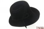 kleine Vintage Dameshoed zwart velour met stiksels 54, Kinderen en Baby's, Kinderkleding | Petten en Hoeden, 134 t/m 140, Meisje