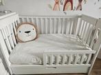 Ledikant + matras, Kinderen en Baby's, Kinderkamer | Bedden, Ophalen, Zo goed als nieuw, Minder dan 140 cm, Matras