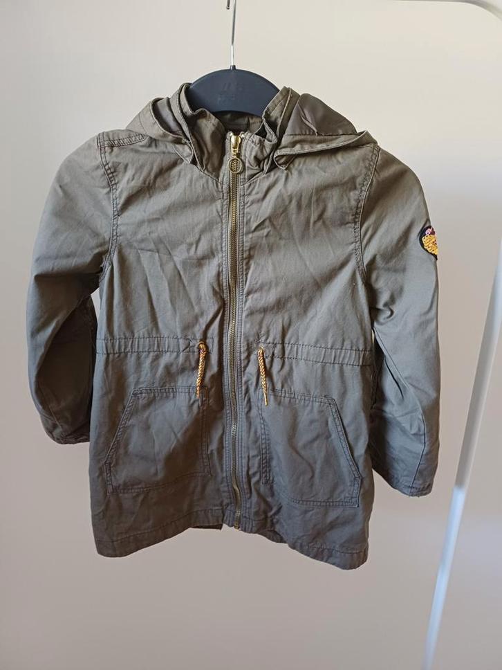 Legergroene parka, Kinderen en Baby's, Kinderkleding | Maat 122, Zo goed als nieuw, Meisje, Jas, Ophalen