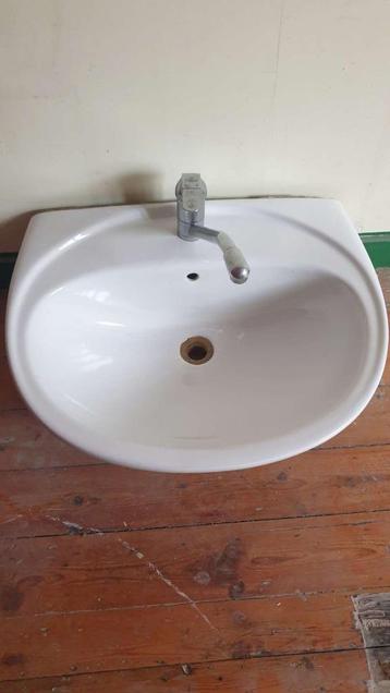 Lavabo, afmetingen B 60 cm, D 50 cm, H 20 cm beschikbaar voor biedingen