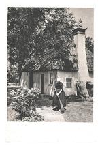 976461 Locatie onbekend klederdracht boerderijtje Mog Veluwe, Ophalen of Verzenden, 1960 tot 1980, Ongelopen, Noord-Brabant