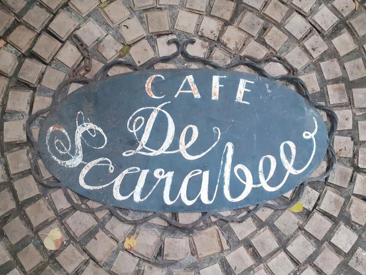Origineel uithangbord Café De Scarabee Breda, Antiek en Kunst, Antiek | Emaille, Ophalen
