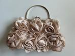 clutch, Sieraden, Tassen en Uiterlijk, Tassen | Damestassen, Ophalen of Verzenden, Nieuw, Beige, Avondtasje