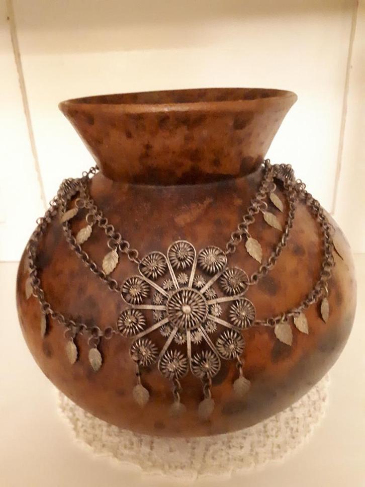 Kruikketting inclusief vaas indonesisch landelijk, Huis en Inrichting, Woonaccessoires | Vazen, Zo goed als nieuw, Overige kleuren