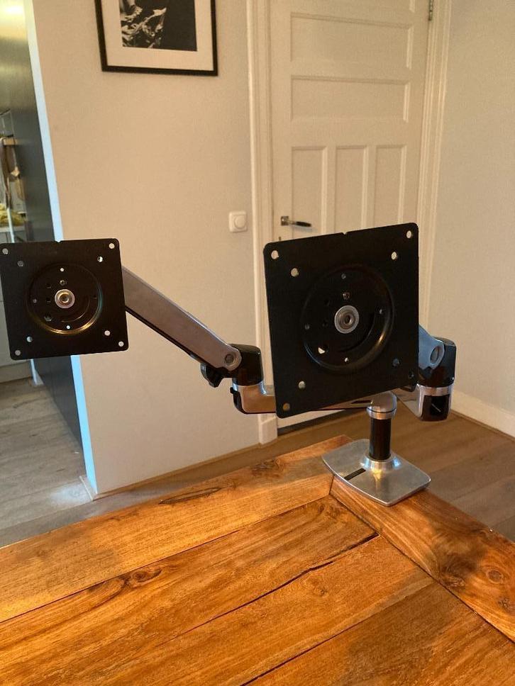 monitor arm, Computers en Software, Monitoren, Zo goed als nieuw, 60 Hz of minder, DisplayPort, DVI, HDMI, Thunderbolt, USB-C
