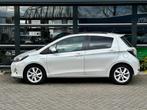 Toyota Yaris 1.5 Full Hybrid Dynamic Airco Panoramadak NAP A, Auto's, 47 €/maand, Origineel Nederlands, Te koop, 5 stoelen