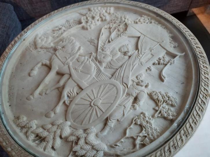 Ivory Bijzettafel met Glas, Huis en Inrichting, Tafels | Bijzettafels, Gebruikt, Rond, 45 tot 60 cm, Minder dan 55 cm, Kunststof