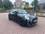 Mini Cooper 1.5 Automaat | Panoramadak | Dealeronderhouden, Auto's, Mini, 136 pk, Zwart, 4 stoelen, Zwart