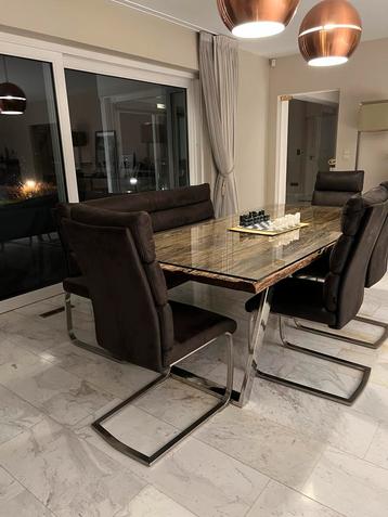 Eettafel met 5 stoelen + bank - Zo goed als nieuw! beschikbaar voor biedingen