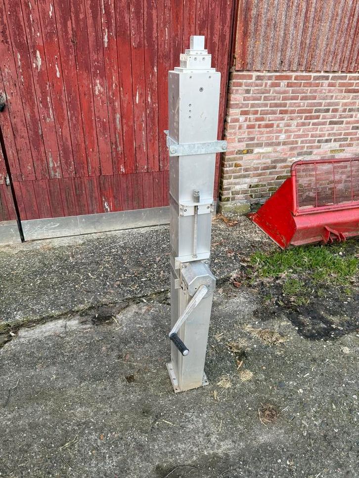 Teleskoopmast aluminium voor lampen etc, Zakelijke goederen, Machines en Bouw | Industrie en Techniek, Ophalen