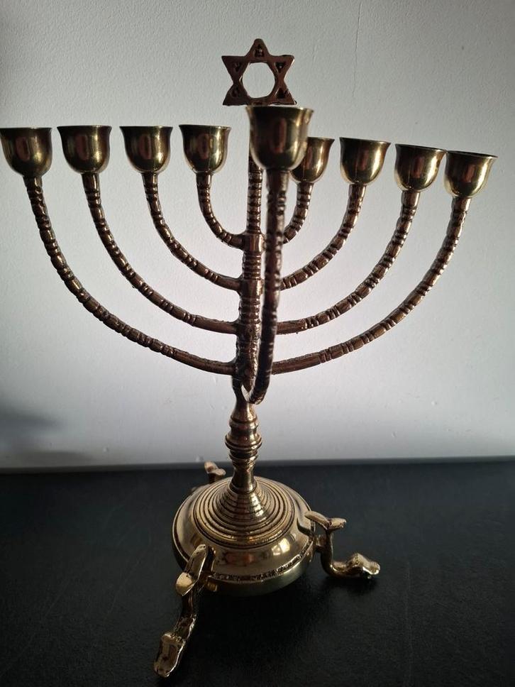 Mooie Chanoeka kandelaar met Davidster, Antiek en Kunst, Antiek | Kandelaars, Koper of Brons, Ophalen of Verzenden
