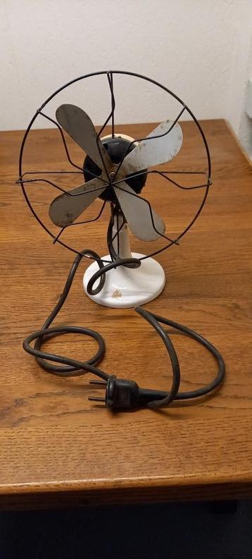 vintage ventilator beschikbaar voor biedingen
