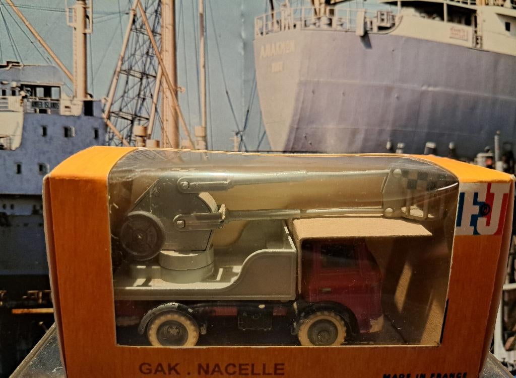 Miniature France Jouet FJ - Camion Berliet GAK Avec Nacelle élévatrice, échelle 1/50