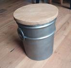 Leuke metalen krukje, opbergton ,zware houten deksel, Ophalen, Zo goed als nieuw, Hout