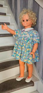 pop grote mooie leuke nette zgan pop met kleertjes&schoenen, Ophalen of Verzenden, Zo goed als nieuw, Pop