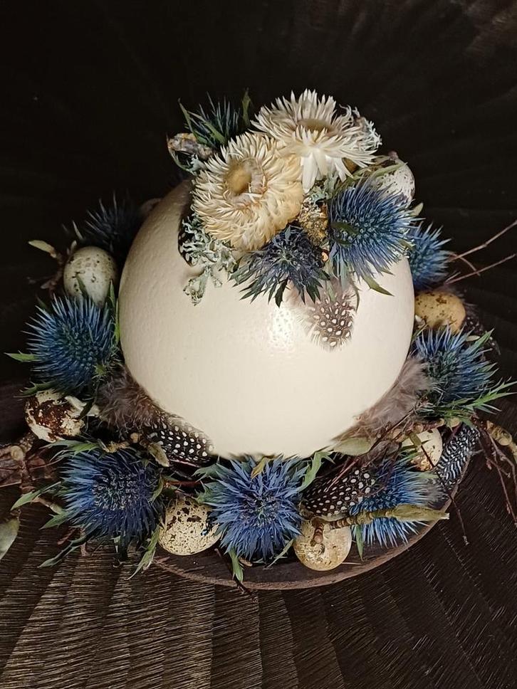 Paas / voorjaars Struisvogelei met natuurlijke materialen, Huis en Inrichting, Woonaccessoires | Droogbloemen, Nieuw, Ophalen of Verzenden