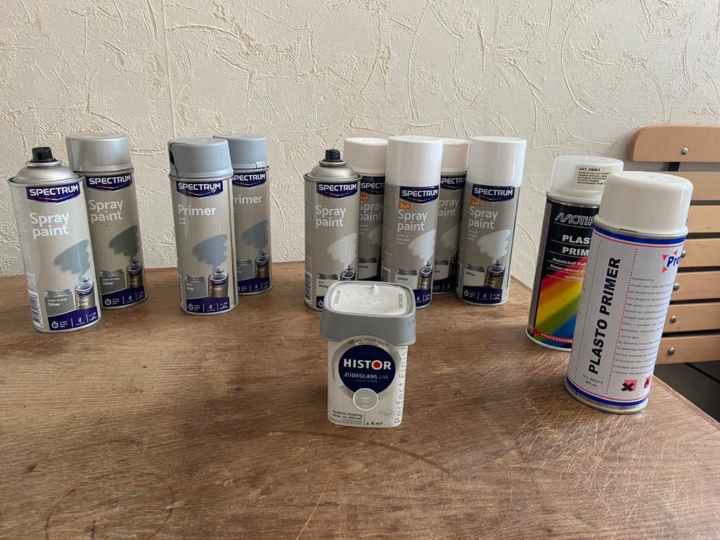 11 volle spuitbussen met primer verf grijs, wit of zilver, Ophalen of Verzenden, Zo goed als nieuw, Wit