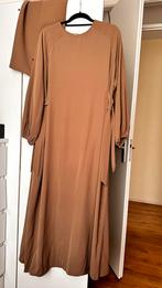 Itemsbyiness Abaya & Khimar Set - S/M - Zo goed als nieuw, Ophalen of Verzenden, Zo goed als nieuw, Maat 36/38 (S), Bruin