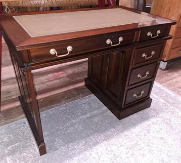 Zeer mooi massief houten Engels bureau met mooi leer inleg  beschikbaar voor biedingen